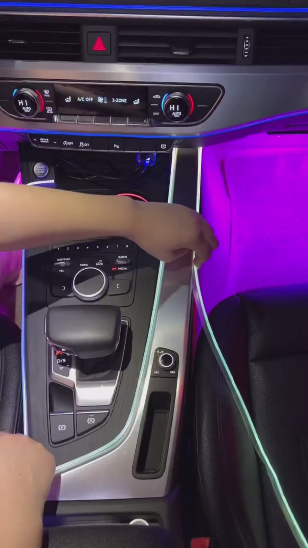 ConBlom Auto LED Innenbeleuchtung, 16 Millionen Farben Ambientebeleuchtung  Auto Led Auto Innenraumbeleuchtung per Sprachsteuerung oder  Anwendungssteuerung, RGB-Autoatmosphärenlicht : : Auto & Motorrad